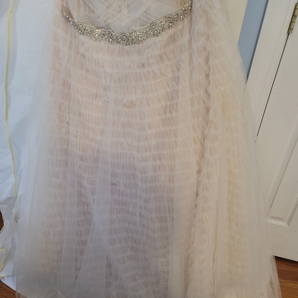 Vera wang white wedding dress - Picture 5 of 6